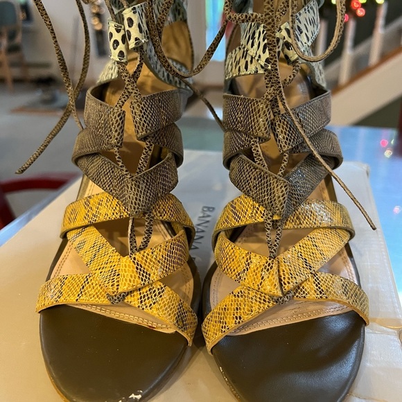 Banana Republic Laney Lace-Up Booties Sz 7 Mixed Print - Picture 3 of 6